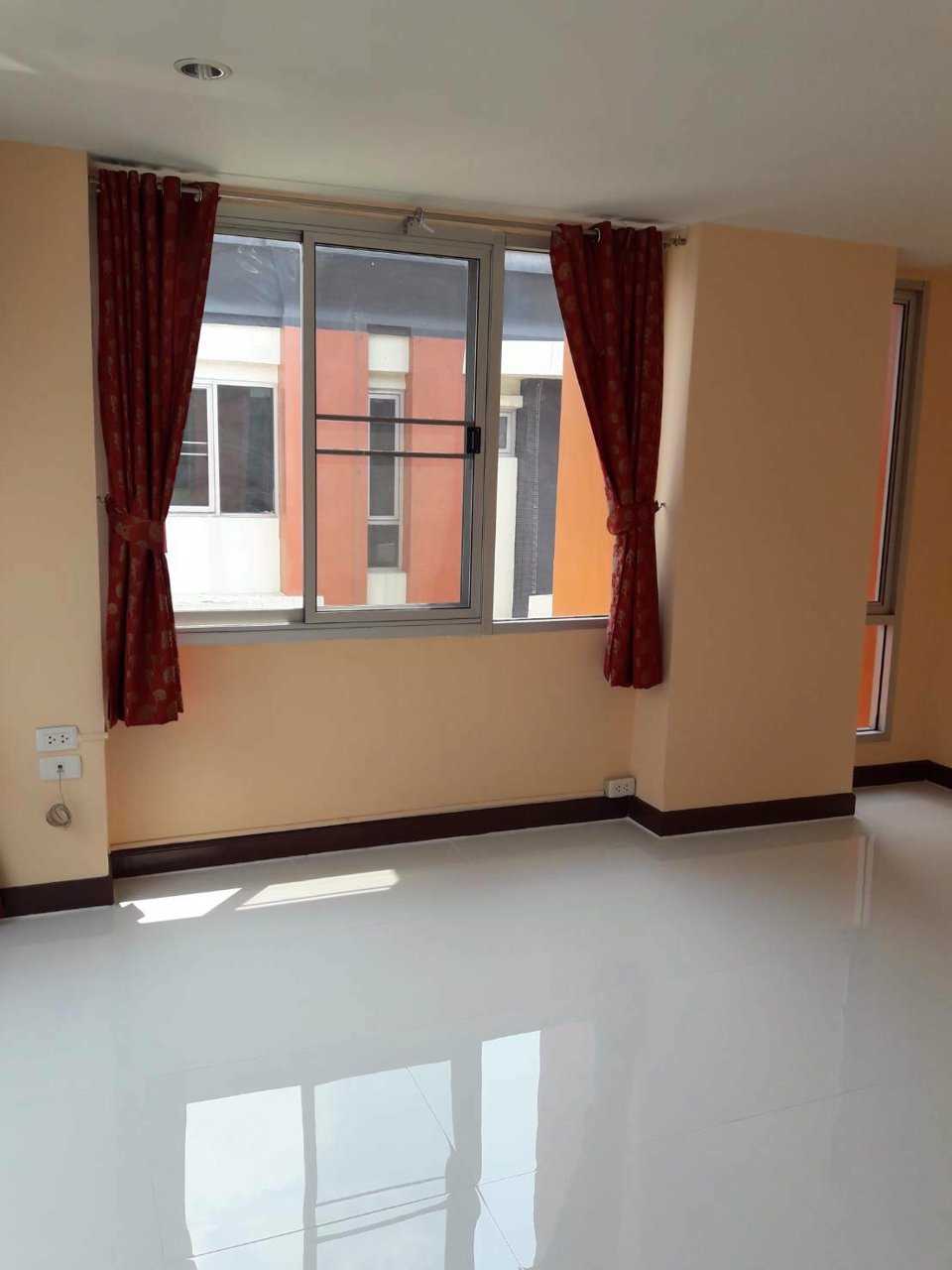 ขายคอนโด-เอกสินทาวเวอร์-ใกล้เดอะมอลล์งามวงศ์วาน