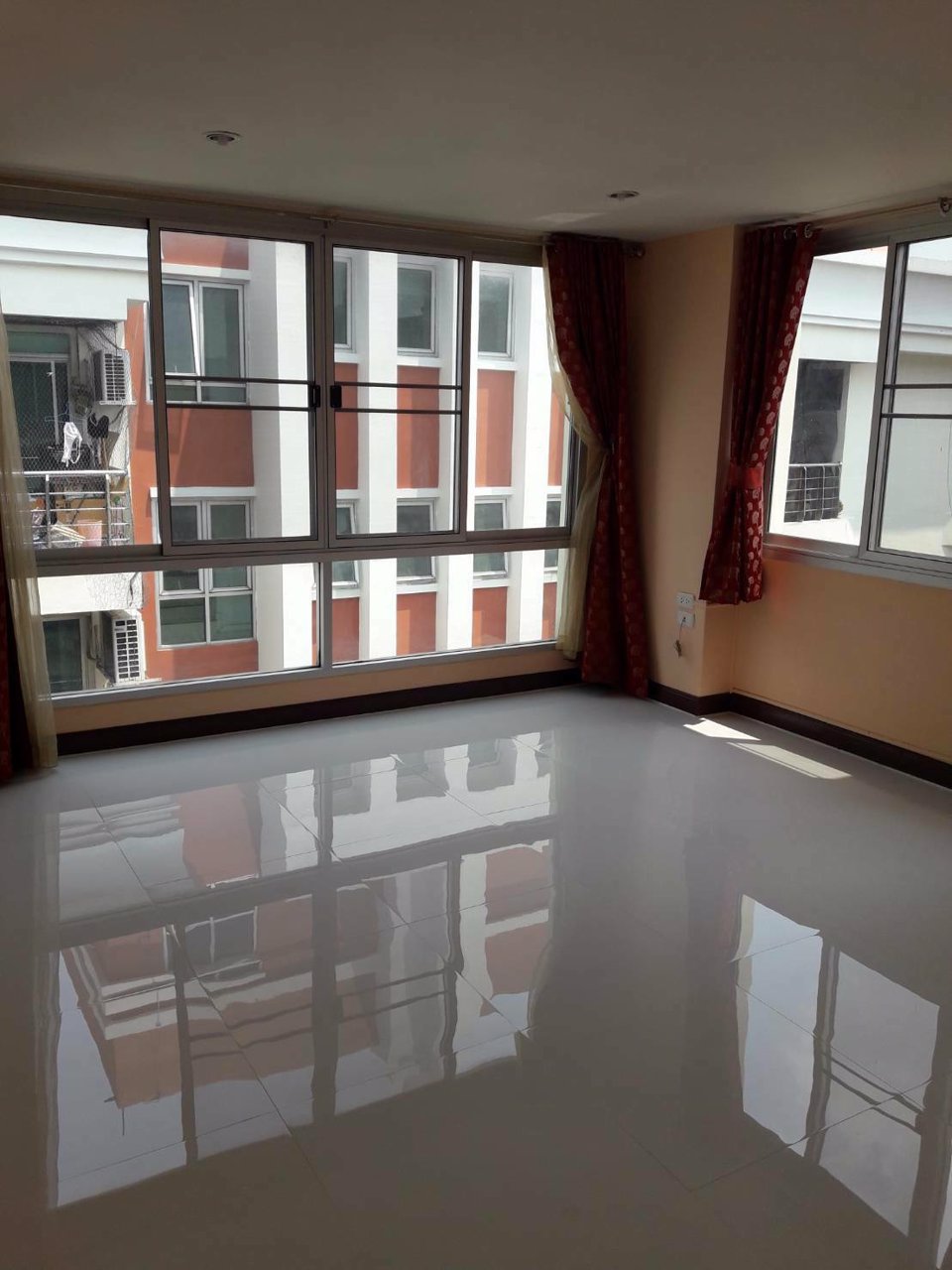 ขายคอนโด-เอกสินทาวเวอร์-ใกล้เดอะมอลล์งามวงศ์วาน