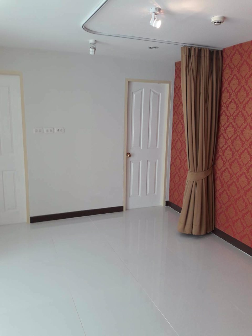 ขายคอนโด-เอกสินทาวเวอร์-ใกล้เดอะมอลล์งามวงศ์วาน