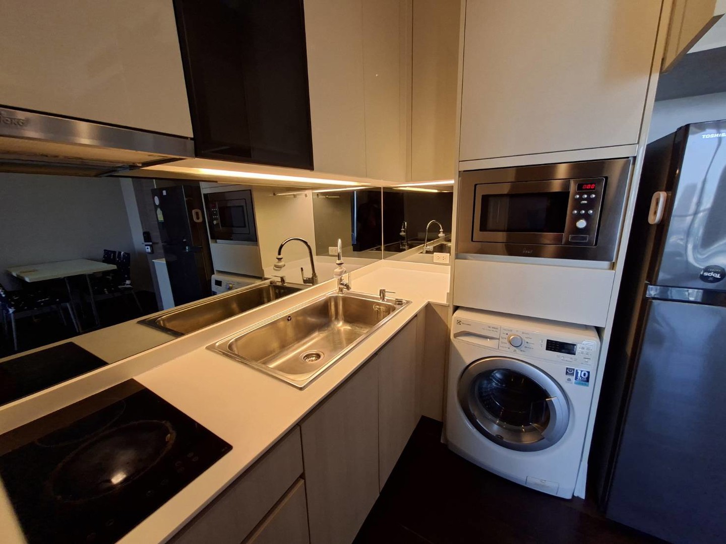 q-asoke-mrt-เพชรบุรี-1678-411-ชั้น-34-พื้นที่-455-ตรม2-bed