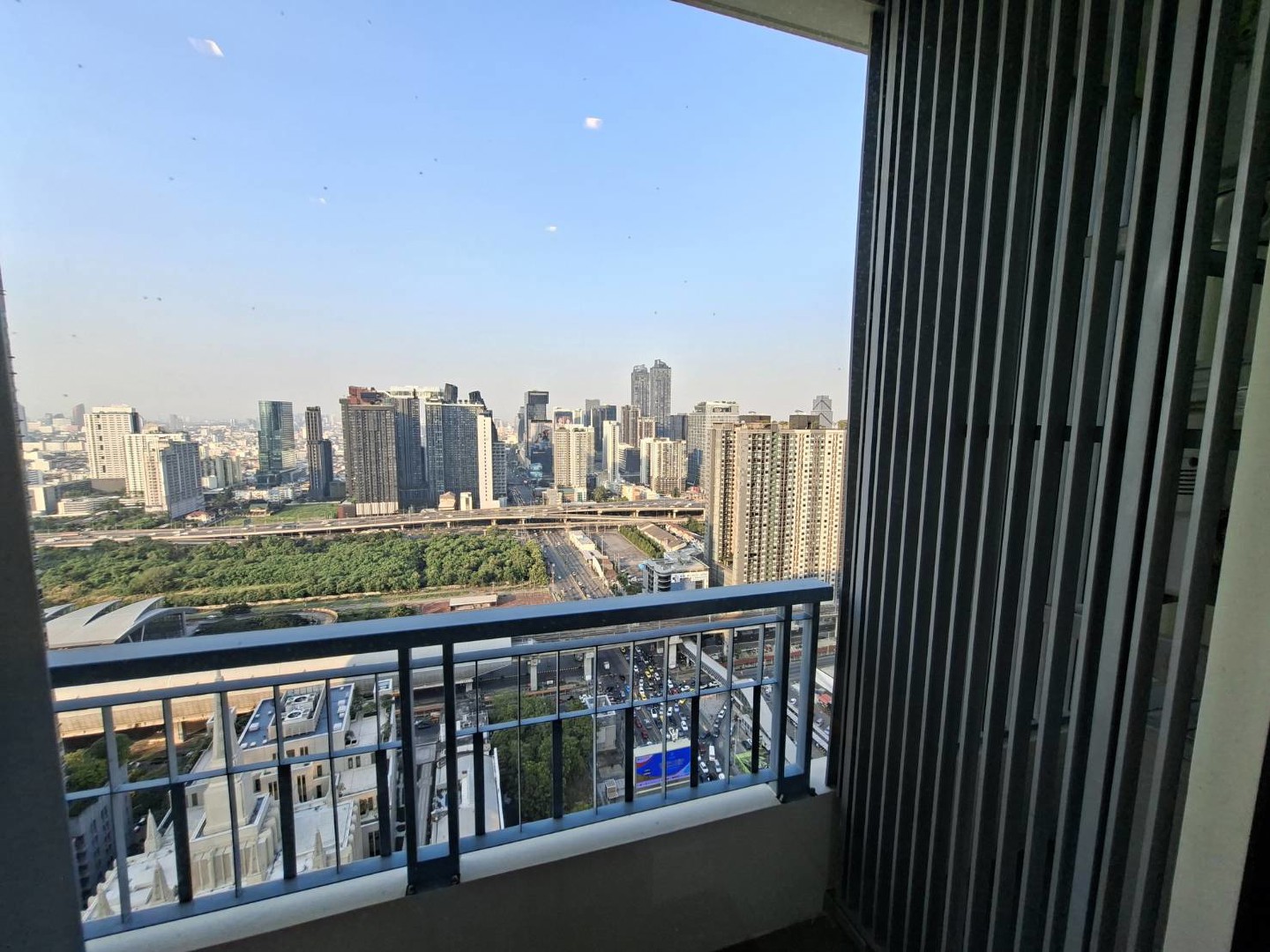 q-asoke-mrt-เพชรบุรี-1678-411-ชั้น-34-พื้นที่-455-ตรม2-bed