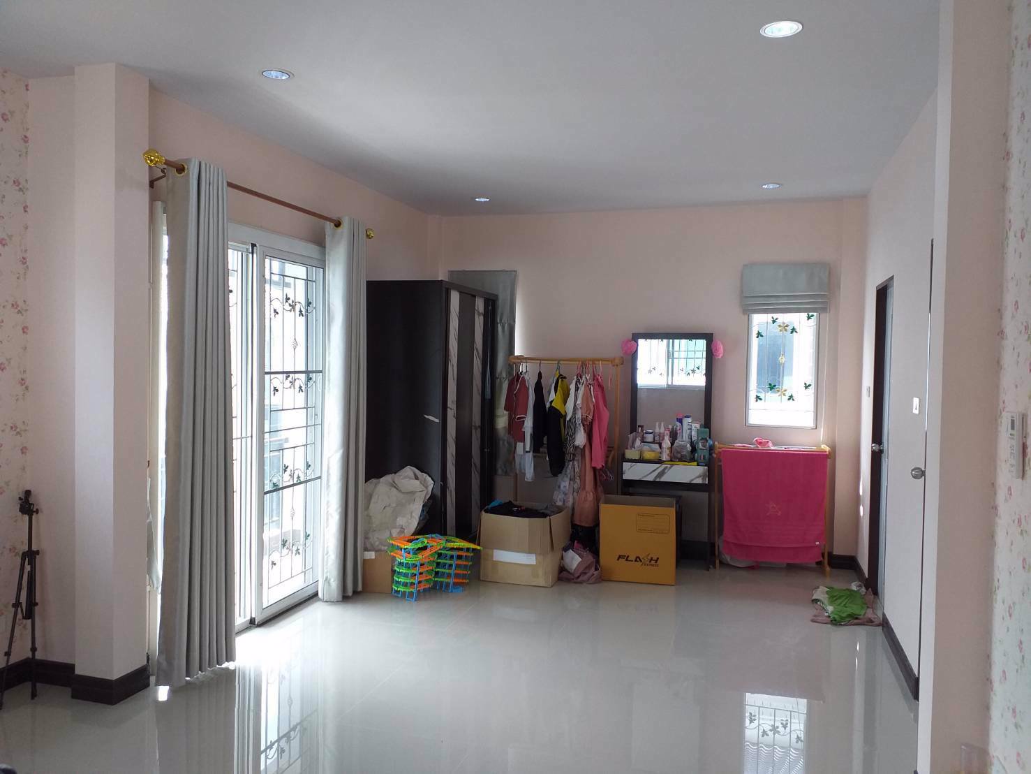 ขายบ้านแฝด-2-ชั้น-371-ตารางวา-หมู่บ้านกรีนเนอร์รี่-บายนาราวิลล์-ถเศรษฐกิจ-อัมพร-086-565-5259-