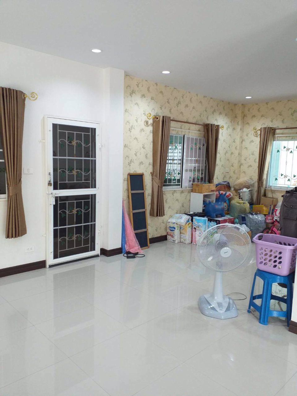 ขายบ้านแฝด-2-ชั้น-371-ตารางวา-หมู่บ้านกรีนเนอร์รี่-บายนาราวิลล์-ถเศรษฐกิจ-อัมพร-086-565-5259-