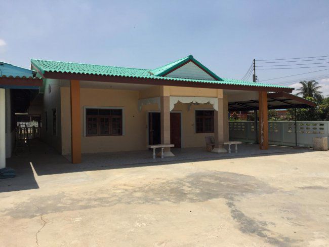 ขายบ้านทำเป็นโรงงาน-1-ไร่-3งาน-22วา-ล้อมกำแพงรอบพร้อมบ้าน-3-หลัง-บ้านเช่าอีก-5-ห้อง-อโพธาราม-ราชบุร