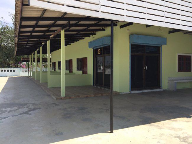 ขายบ้านทำเป็นโรงงาน-1-ไร่-3งาน-22วา-ล้อมกำแพงรอบพร้อมบ้าน-3-หลัง-บ้านเช่าอีก-5-ห้อง-อโพธาราม-ราชบุร