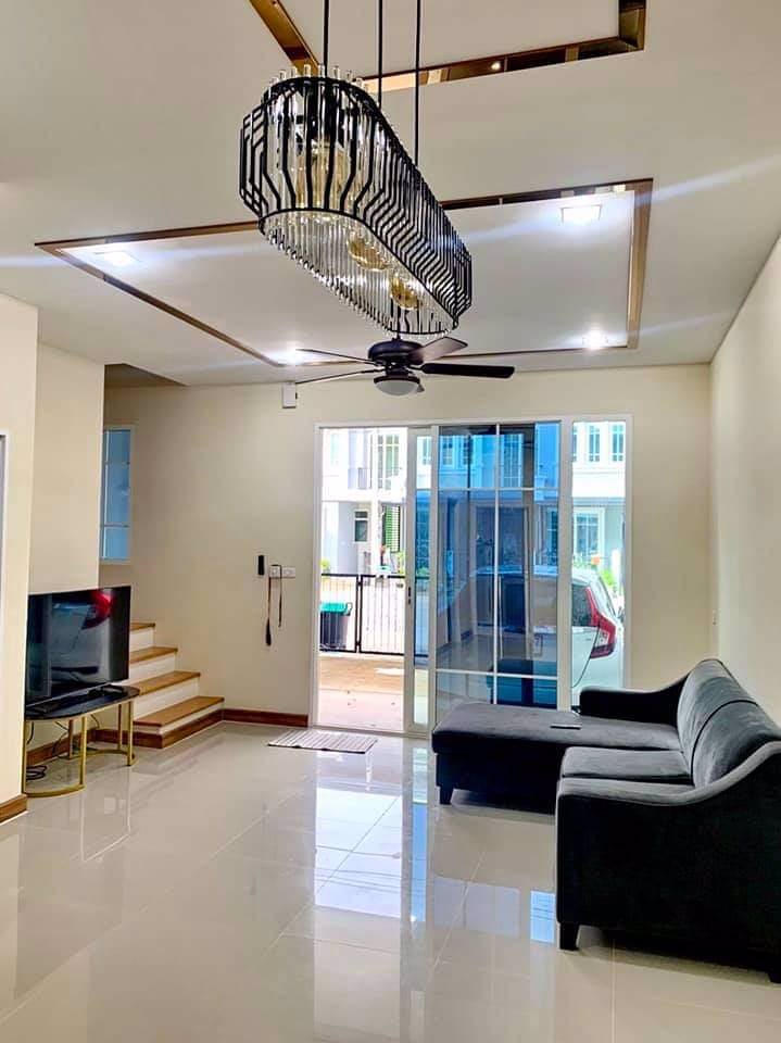 ขายขาดทุน-ทาวน์โฮม-บ้านใหม่หมู่บ้านโกลเด้นทาวน์3-บางนาสวนหลวง