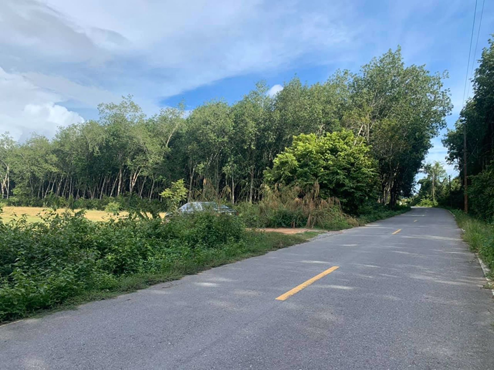 ท่านใดสนใจที่ดินเปล่า-สวยๆเหมาะแก่การทำอสังหาริมทรัพย์-ที่เช่าจอดรถ-คอนโด-บ้านพัก