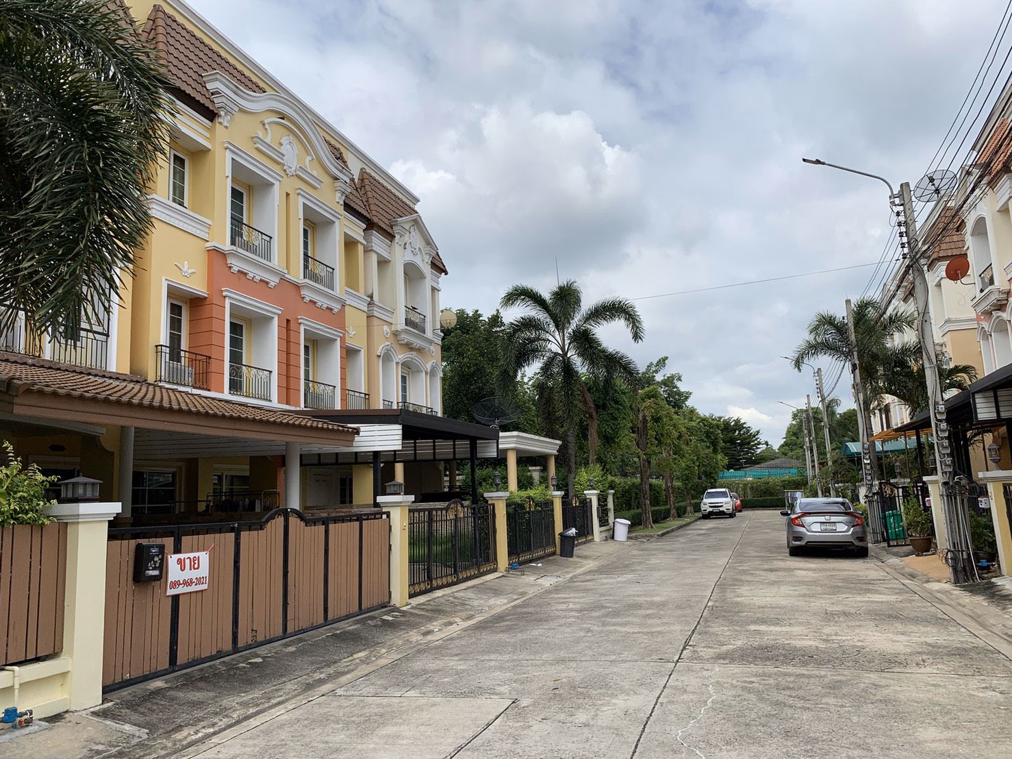 ขายด่วนทาวน์โฮม-urban-sathorn-หลังใหญ่-แปลงหัวมุม-ห่าง-bts-บางหว้า-1-กม-เพิ่งรีโนเวท-สภาพดี