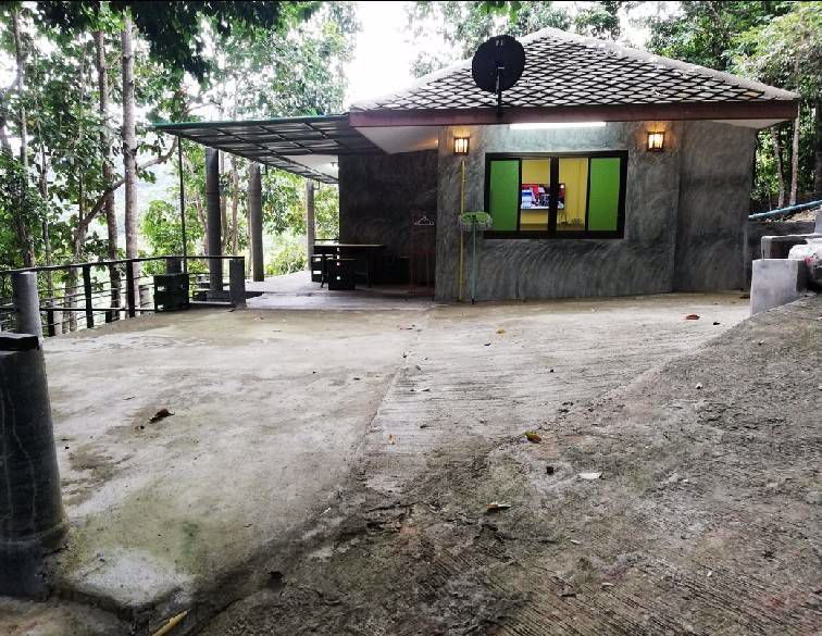 ขายที่ดินพร้อมบ้านพัก-จำนวน-7-หลัง-ติดถนนใหญ่-เกาะพะงัน-สุราษฎร์ธานี