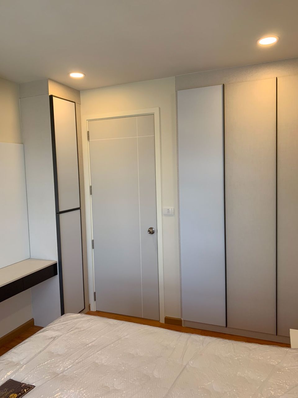 1-br-apt-next-to-bts-mrt-stations-for-sale-rent-contact-0899682021