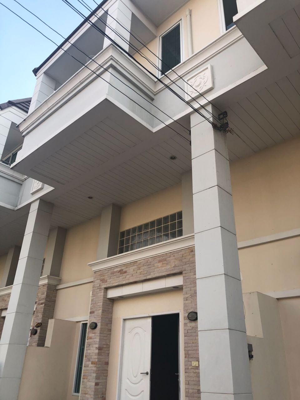 ทาวน์โฮม-3-ชั้นให้เช่า-2-หลังห้องริม-เหมาะทำ-office-อยู่อาศัย-ใกล้รถไฟฟ้าคลองไผ่-นนทบุรี