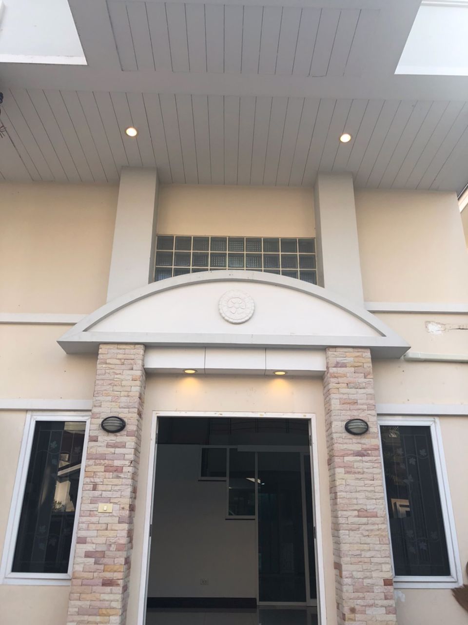 ทาวน์โฮม-3-ชั้นให้เช่า-2-หลังห้องริม-เหมาะทำ-office-อยู่อาศัย-ใกล้รถไฟฟ้าคลองไผ่-นนทบุรี