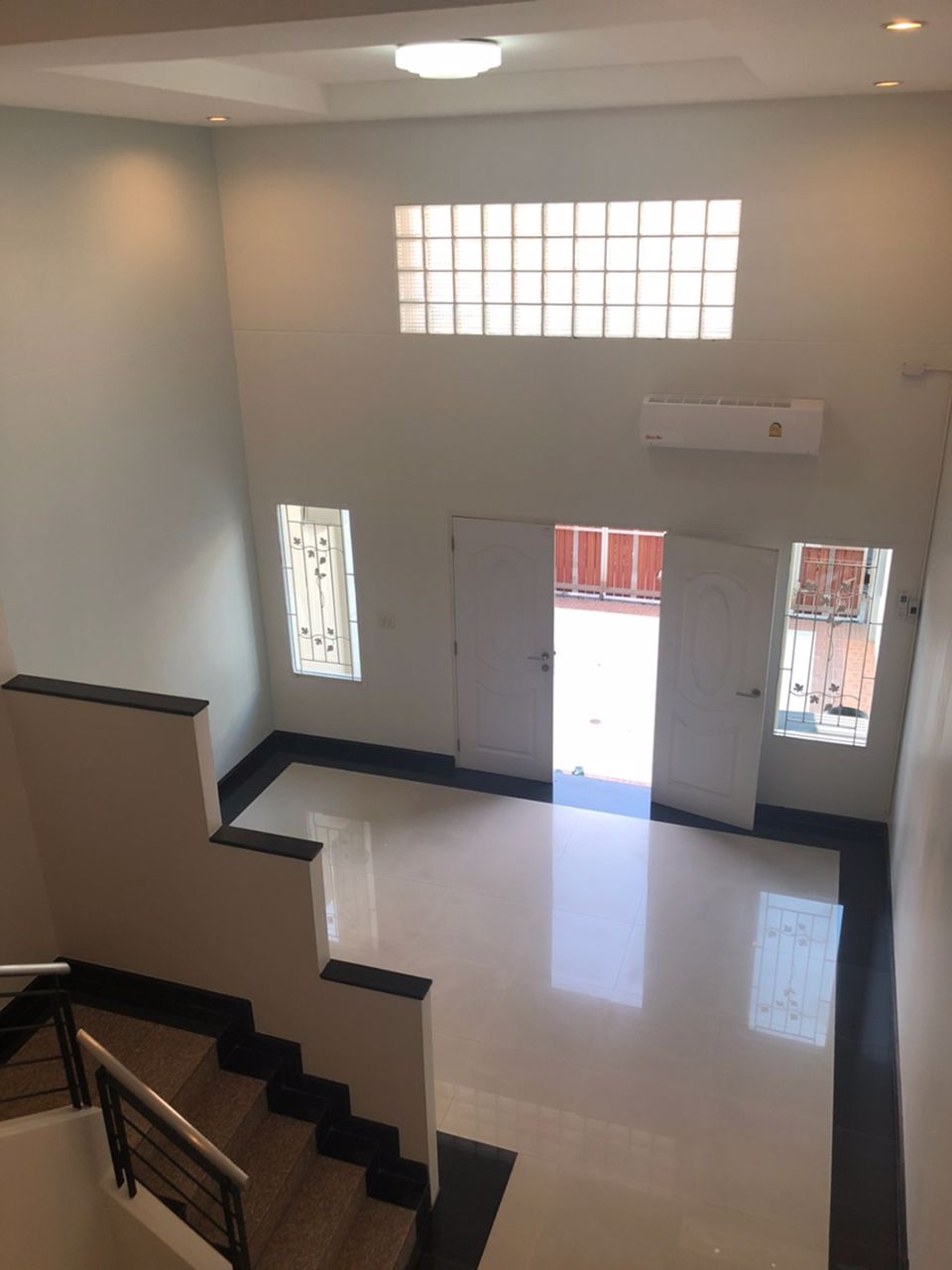 ทาวน์โฮม-3-ชั้นให้เช่า-2-หลังห้องริม-เหมาะทำ-office-อยู่อาศัย-ใกล้รถไฟฟ้าคลองไผ่-นนทบุรี