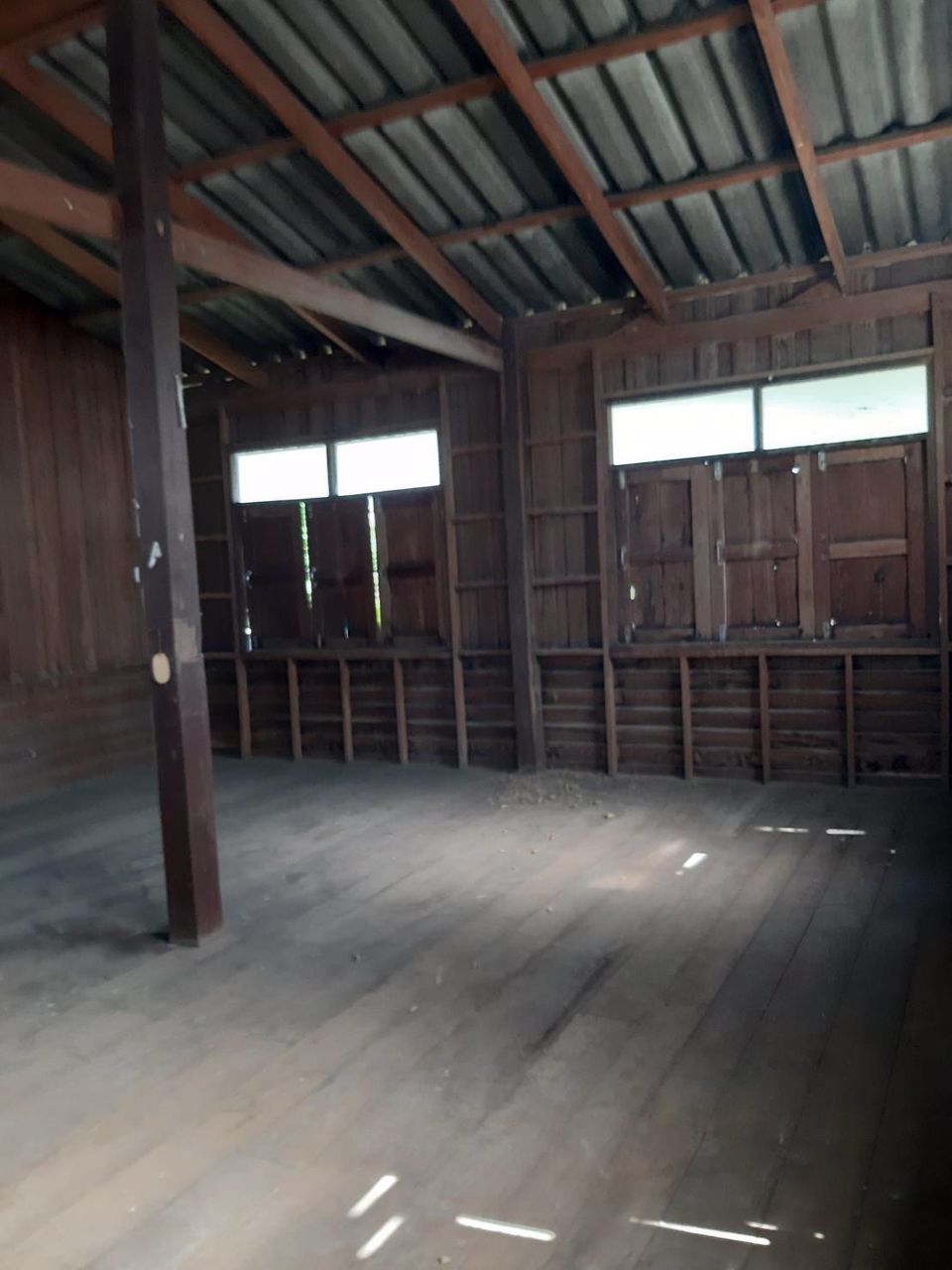 ขายบ้านไม่รวมที่ดิน-มีเสา-9-ต้น-เป็นไม้แดงกับไม้มะค่าและมีไม้รวมด้วยค่ะ-อำเภอชนแดน-จังหวัดเพชรบูรณ์