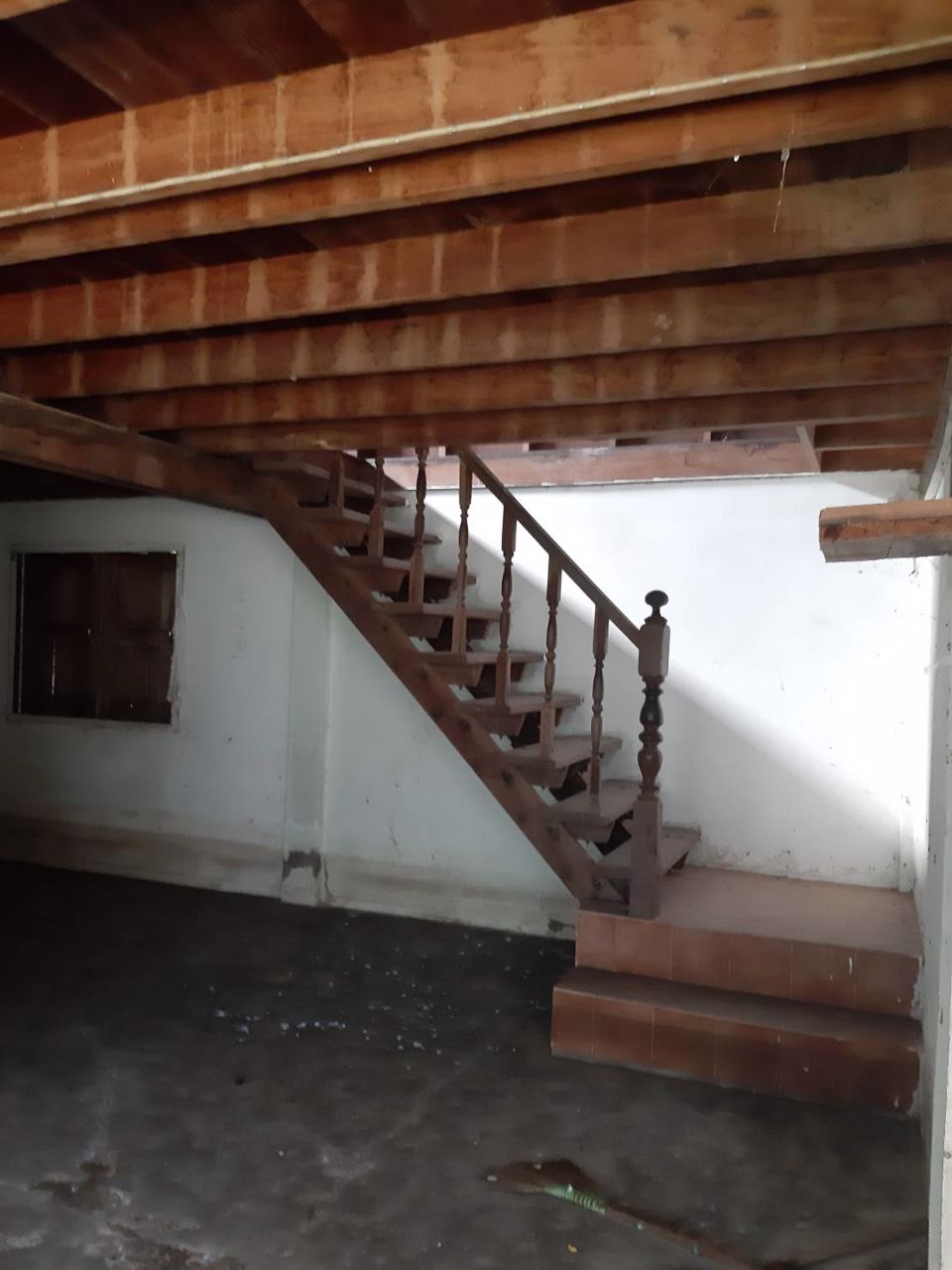 ขายบ้านไม่รวมที่ดิน-มีเสา-9-ต้น-เป็นไม้แดงกับไม้มะค่าและมีไม้รวมด้วยค่ะ-อำเภอชนแดน-จังหวัดเพชรบูรณ์