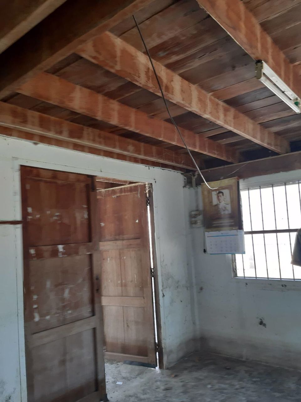 ขายบ้านไม่รวมที่ดิน-มีเสา-9-ต้น-เป็นไม้แดงกับไม้มะค่าและมีไม้รวมด้วยค่ะ-อำเภอชนแดน-จังหวัดเพชรบูรณ์