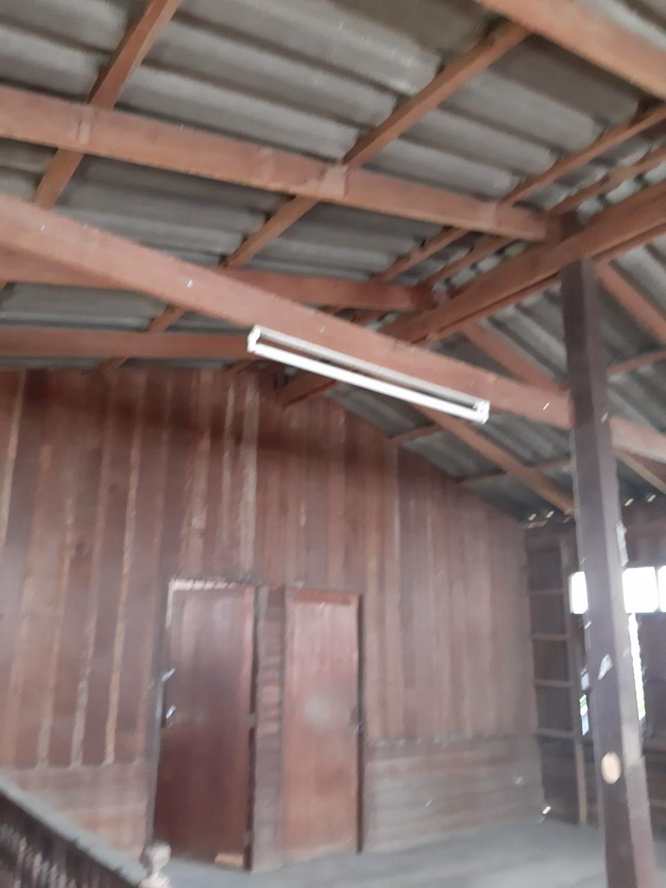 ขายบ้านไม่รวมที่ดิน-มีเสา-9-ต้น-เป็นไม้แดงกับไม้มะค่าและมีไม้รวมด้วยค่ะ-อำเภอชนแดน-จังหวัดเพชรบูรณ์