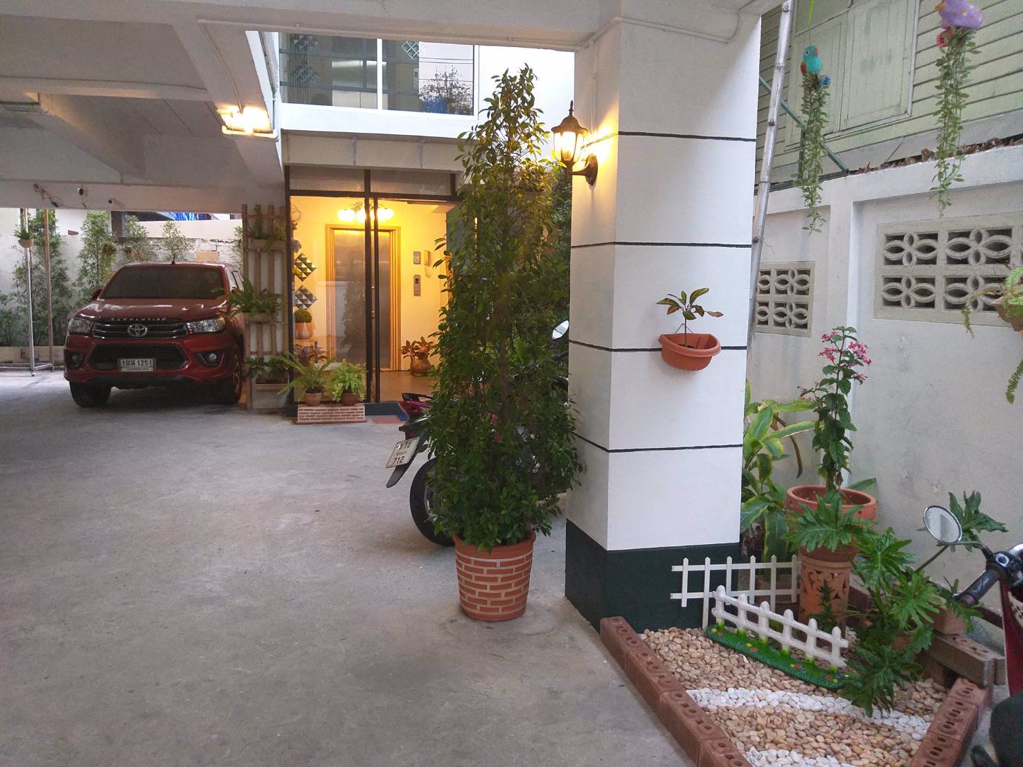 ขายอพาร์ทเม้นใหม่-76ตารางวา-26ล้าน-พหลโยธิน35แยก3ต้นซอยผู้เช่าเต็มส่วนใหญ่ผู้เช่าทำงานตึกscb