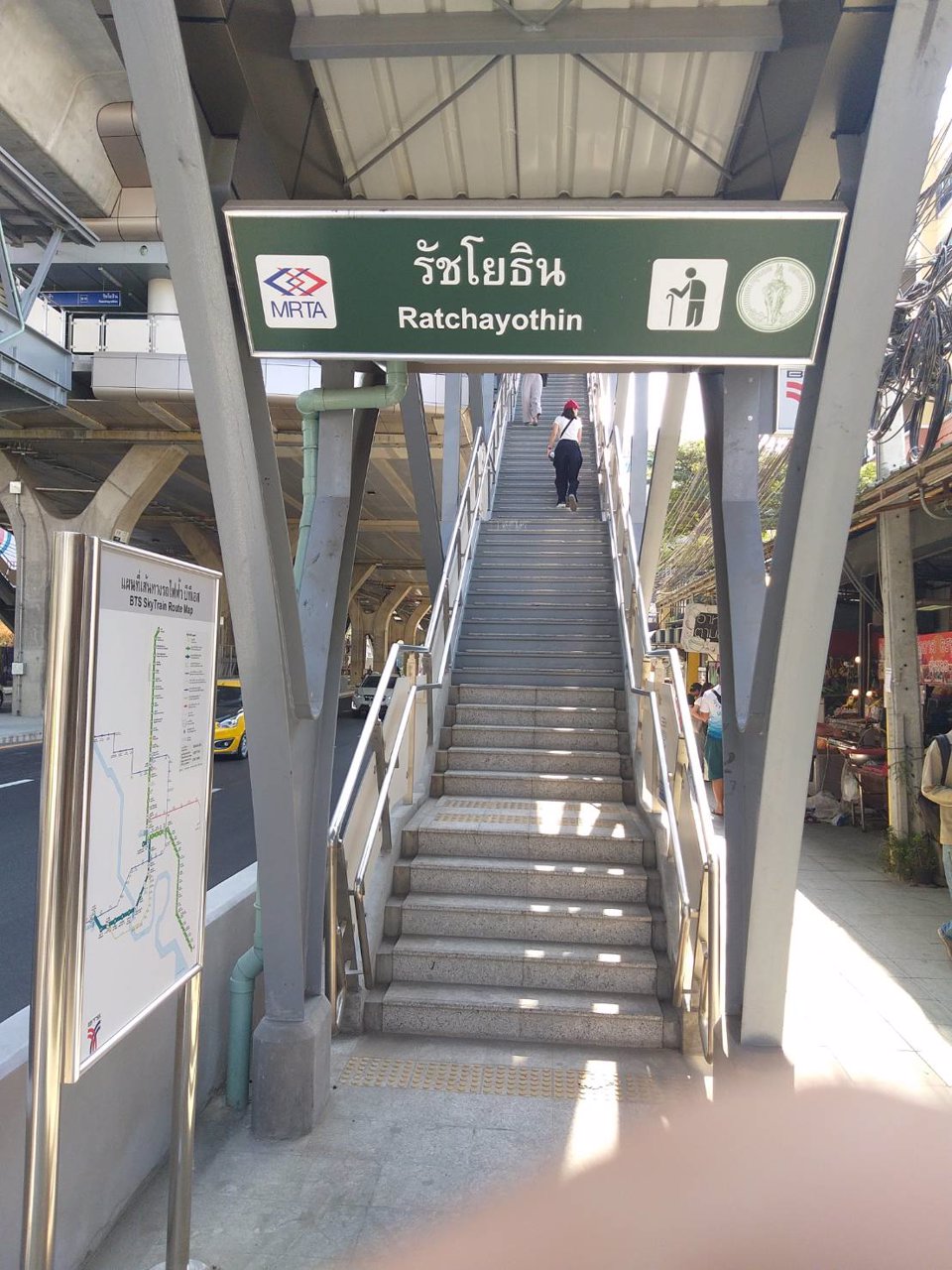 ขายอพาร์ทเม้นใหม่-76ตารางวา-26ล้าน-พหลโยธิน35แยก3ต้นซอยผู้เช่าเต็มส่วนใหญ่ผู้เช่าทำงานตึกscb