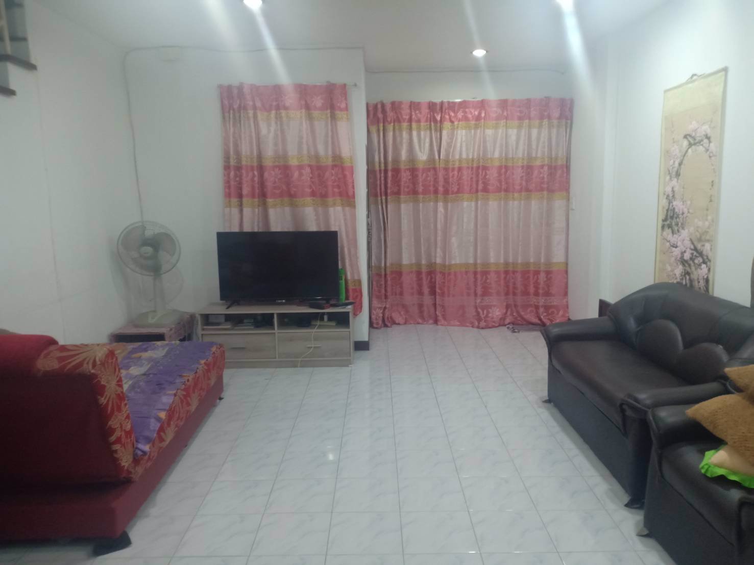 ขายด่วน-ทาวน์เฮ้าส์-2-ชั้น-หมู่บ้านกฤษณา-เฮาล์คลองหนึ่ง-นวนครซอยแมนฮัตตัน-จังหวัดปทุมธานี