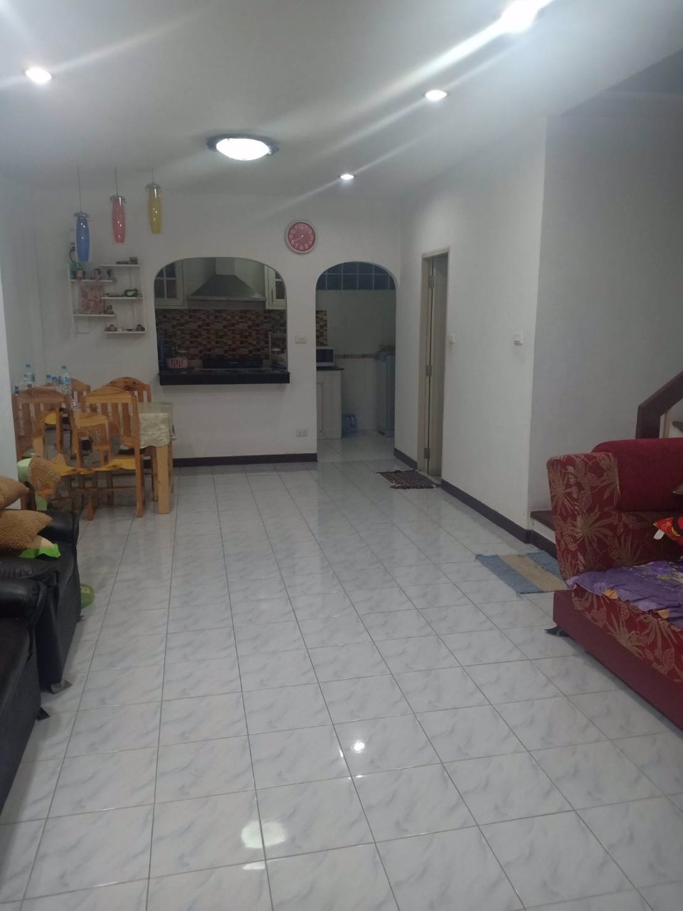 ขายด่วน-ทาวน์เฮ้าส์-2-ชั้น-หมู่บ้านกฤษณา-เฮาล์คลองหนึ่ง-นวนครซอยแมนฮัตตัน-จังหวัดปทุมธานี