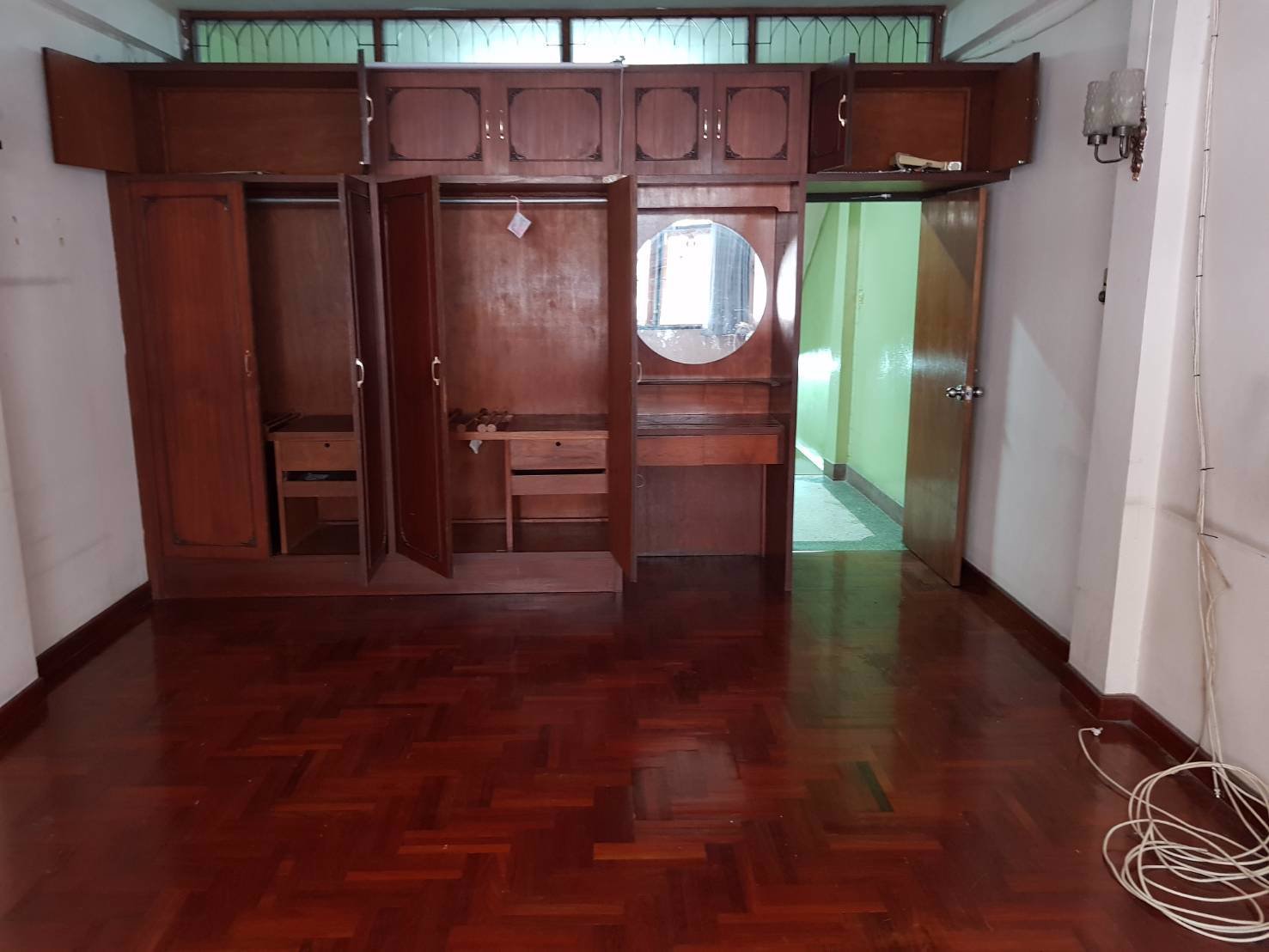 ให้เช่าด่วน-ตึกแถวอาคารพาณิชย์-3-ชั้นครึ่ง-ติดรถไฟฟ้าสะพานควาย-เขตพญาไท-กรุงเทพ