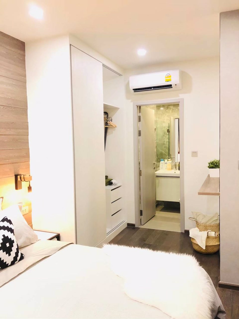 ให้เช่าคอนโด-ideo-q-สยาม-ราชเทวี-ขนาด-1-ห้องนอน-ตกแต่งสไตล์-modern-contemporary-โทร-081-956-5996