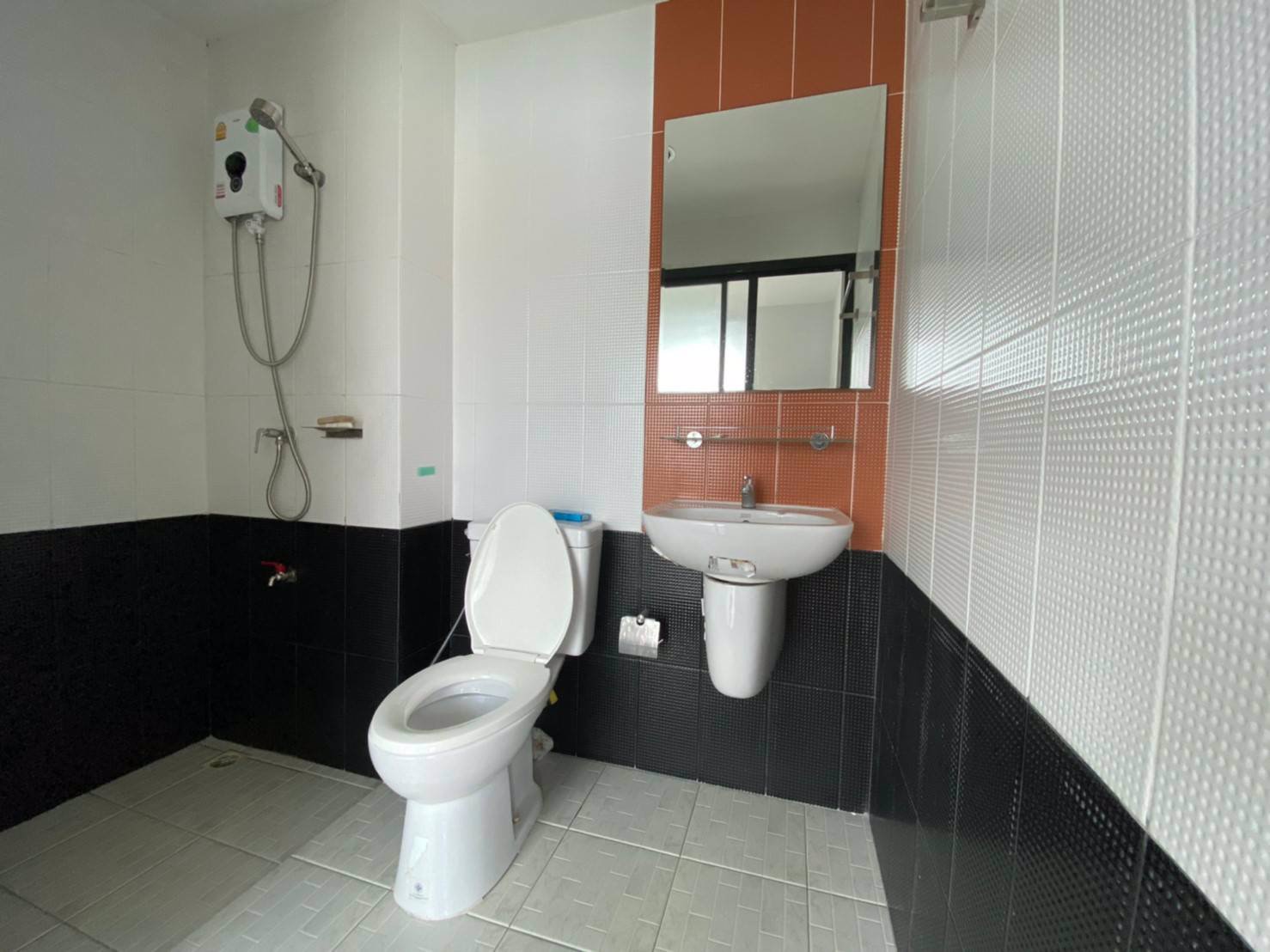 ให้เช่าคอนโด-the-light-b-บางแสน-หลังตลาดหนองมน-โทร-097-242-6807