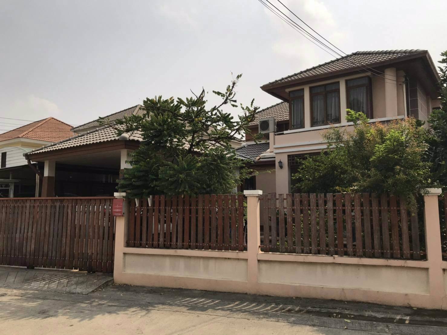 ขายบ้านที่หมู่บ้านนาริสา-บ้านพร้อมที่ดิน-77-ตารางวา-ถนนเสรีไทย-เขตบึงกุ่ม-กรุงเทพ