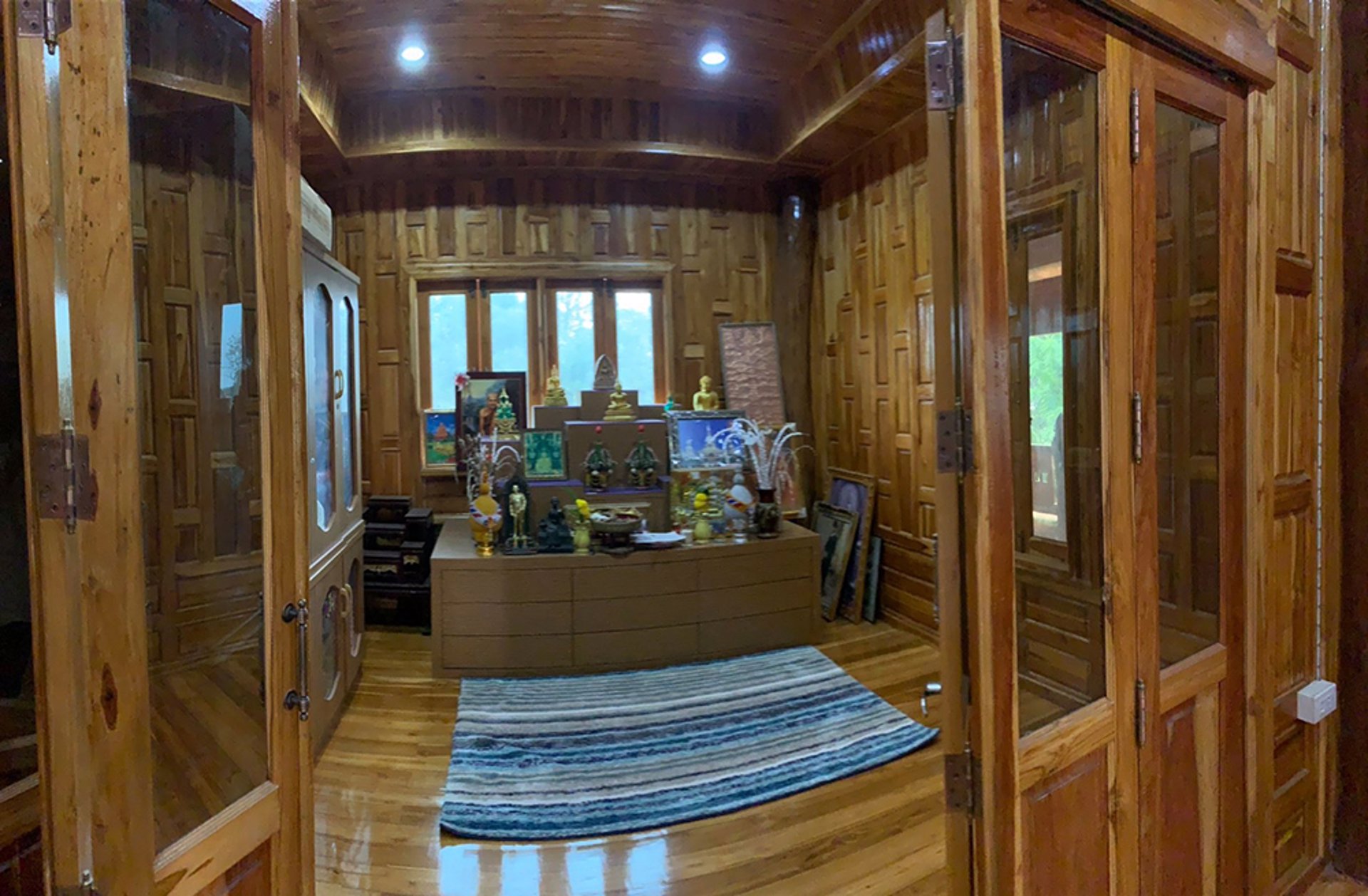 ขายบ้านทรงไทย-หลังใหญ่-2-ชั้น-พร้อมกิจการ-ปั๊มน้ำมัน-อำเภอโพธ์ชัย-ร้อยเอ็ด-โทร-0647898923