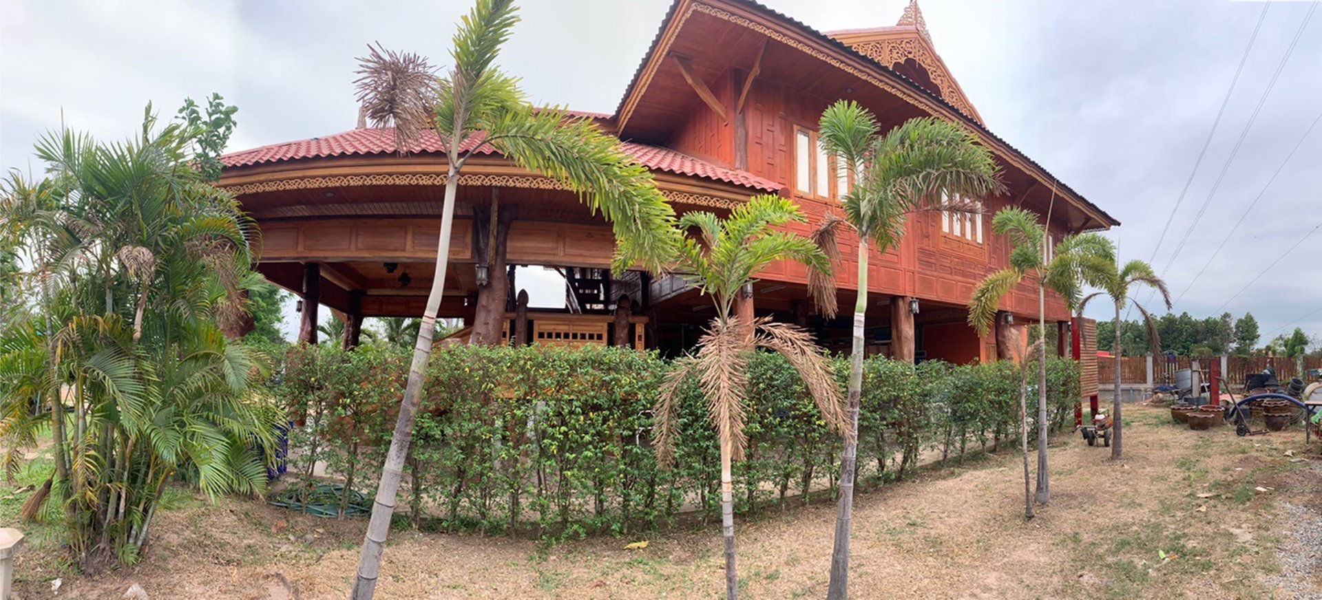 ขายบ้านทรงไทย-หลังใหญ่-2-ชั้น-พร้อมกิจการ-ปั๊มน้ำมัน-อำเภอโพธ์ชัย-ร้อยเอ็ด-โทร-0647898923