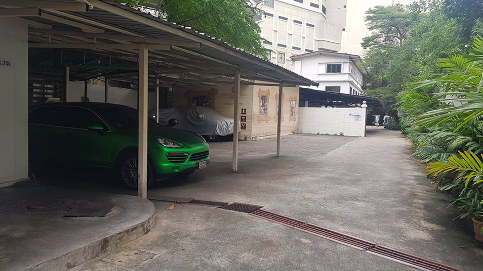 business-for-sale-khlong-toei-bangkok-contact-094-156-5546