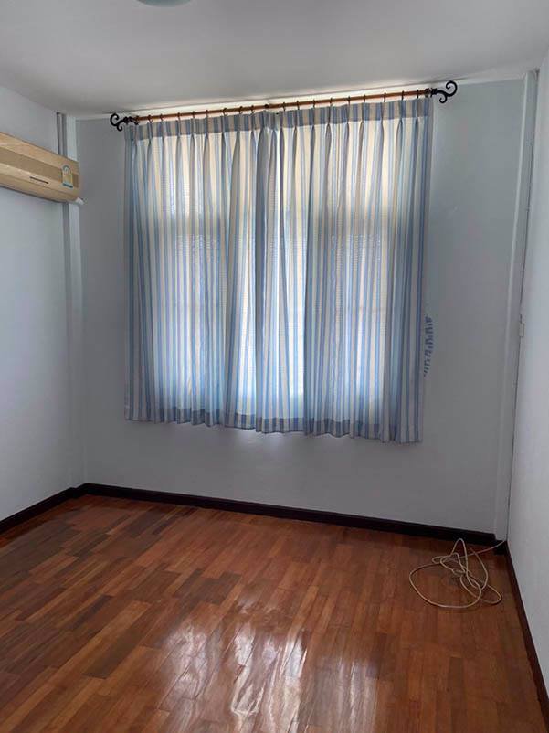 ขายทาวเฮาส์-2-ชั้น-ตกแต่งใหม่แล้ว-21-ตารางวา-พร้อมอยู่-โทร-0817544536