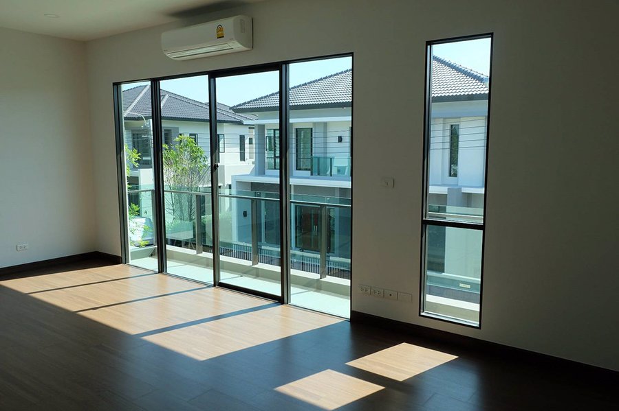 ขายบ้านใหม่-the-city-พัฒนาการ-บ้านใหญ่โซนด้านหน้าโครงการ-ใกล้คลับเฮาส์-สระว่ายน้ำ