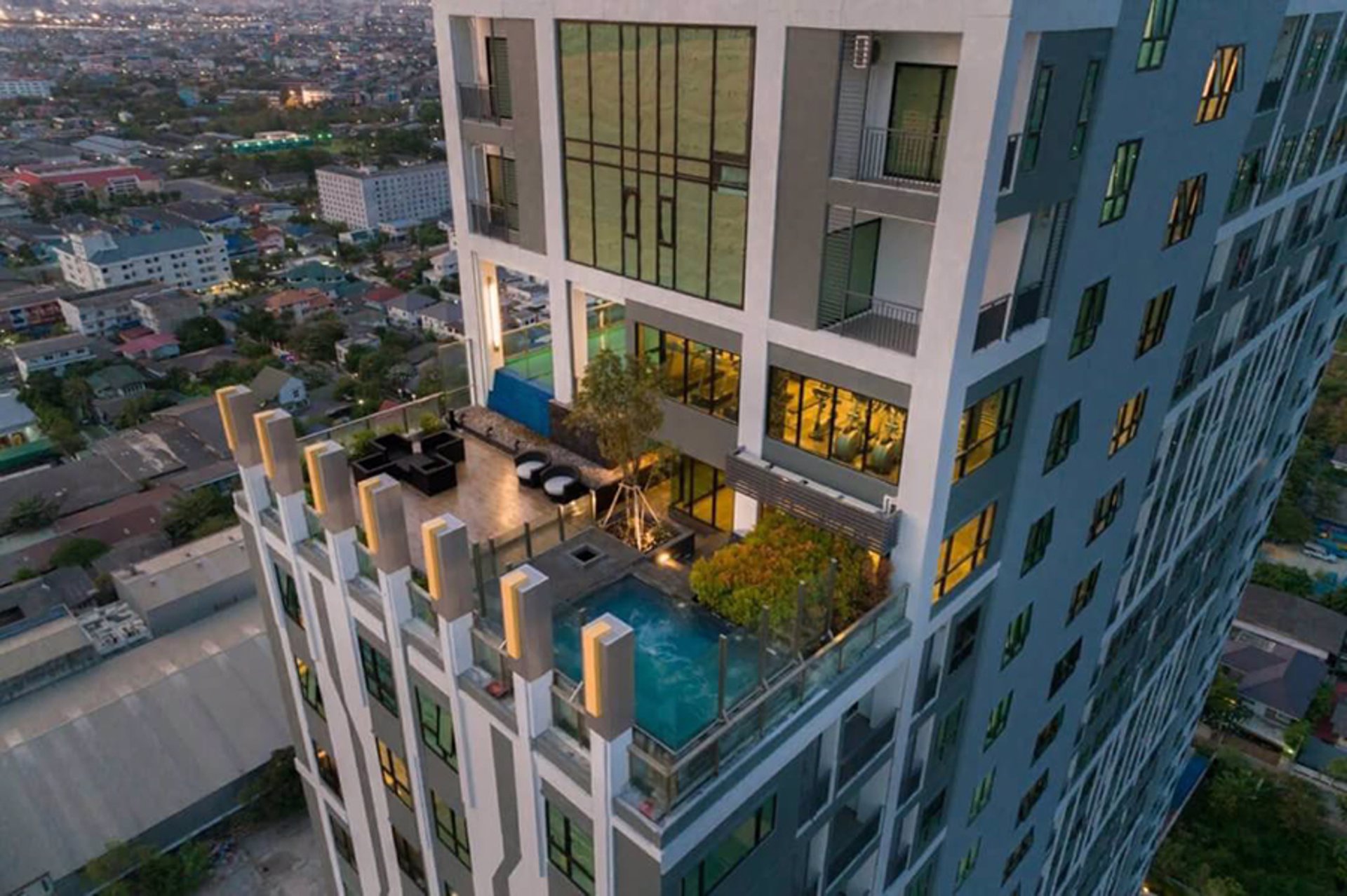 ขายคอนโด-ขายถูก-ห้องใหม่-วิวโค้งแม่นํ้าเจ้าพระยา-ห้องมุม-knightsbridge-sky-river-ocean