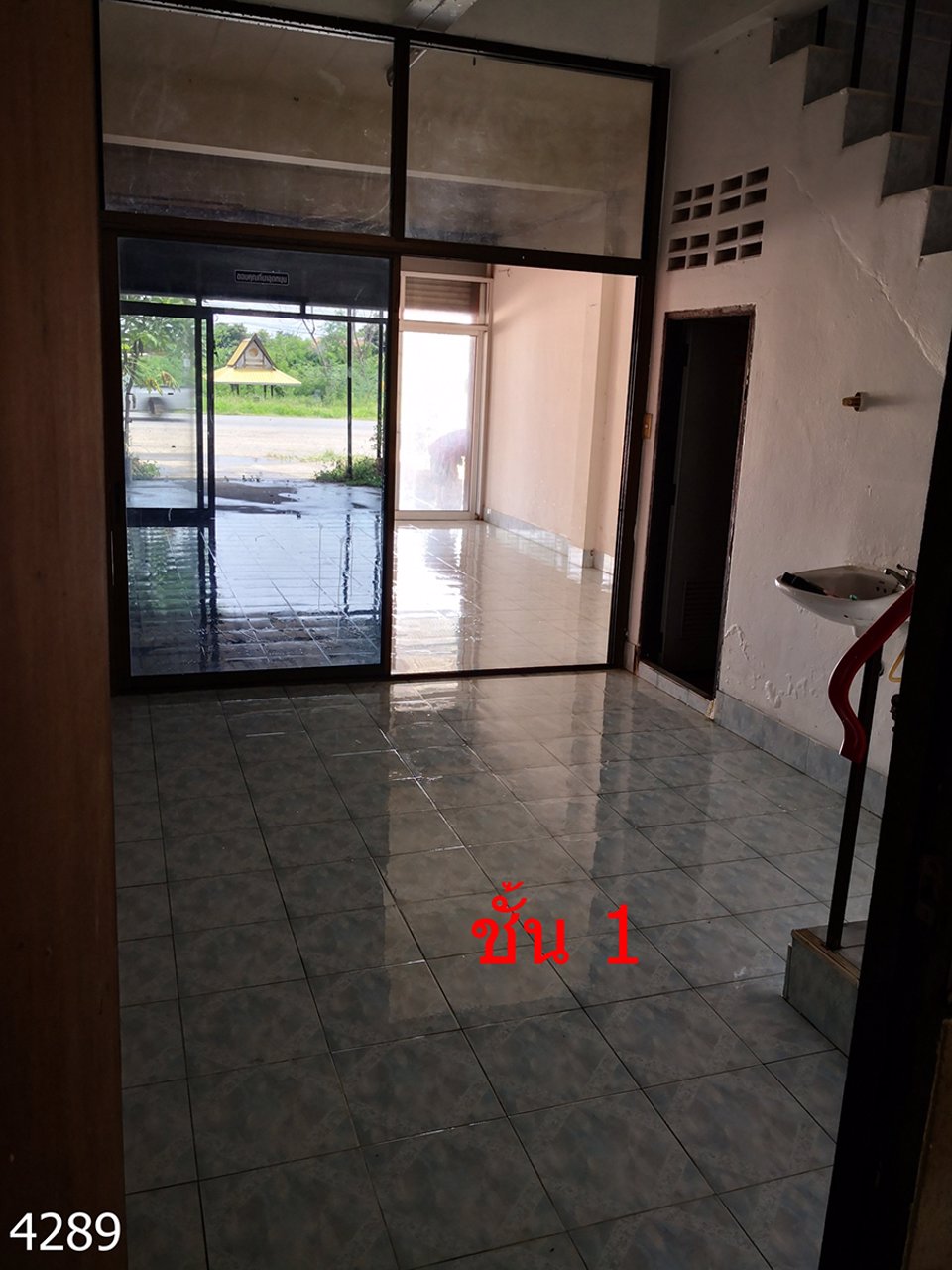 ขายอาคารพาณิชย์-3-ชั้น-อยู่ในแหล่งชุมชน-เดินทางสะดวก-ทำเลดีทำเลเงิน-ทำเลทอง-อำเภอเมืองชัยภูมิ