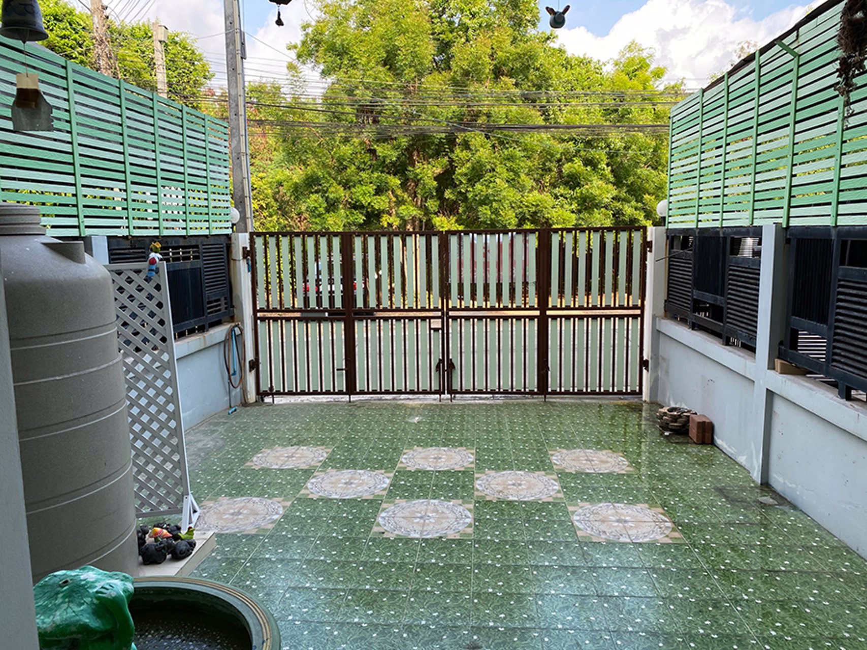 ขายบ้านทาวน์เฮ้าส์-2-ชั้น-เนื้อที่-29-ตรว-ใจกลางเมืองระยอง-เจ้าของขายเอง-