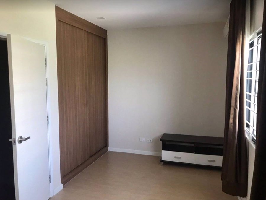 ขายทาวน์โฮม-3-ชั้น-แต่งครบ-ทำเลดี-ใกล้รถไฟฟ้าสายสีแดง-ตั้งอยู่บนถนนประชาอุทิศ-สรงประภา