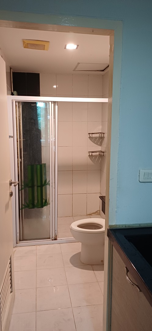 ให้เช่าคอนโดใกล้หาดบางแสน-มบูรพา-เครื่องใช้ไฟฟ้าครบ