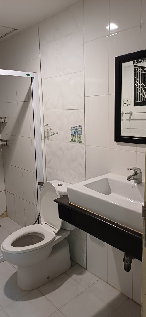 ให้เช่าคอนโดใกล้หาดบางแสน-มบูรพา-เครื่องใช้ไฟฟ้าครบ