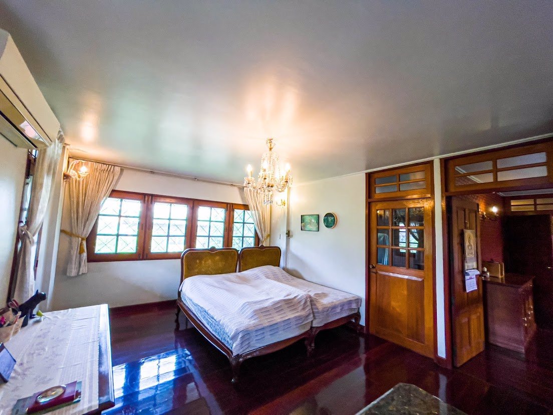 ขายบ้านพร้อมที่ดินทำเลดี-ถนนวิภาวดีรังสิต-เนื้อที่-1-2-43-ไร่-ใกล้สนามบินดอนเมือง