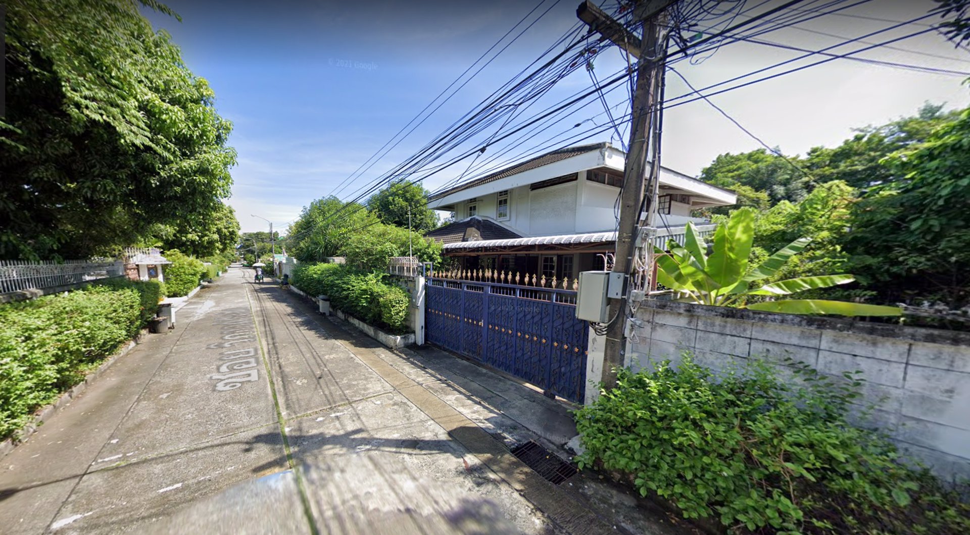 ขายบ้านพร้อมที่ดินทำเลดี-ถนนวิภาวดีรังสิต-เนื้อที่-1-2-43-ไร่-ใกล้สนามบินดอนเมือง