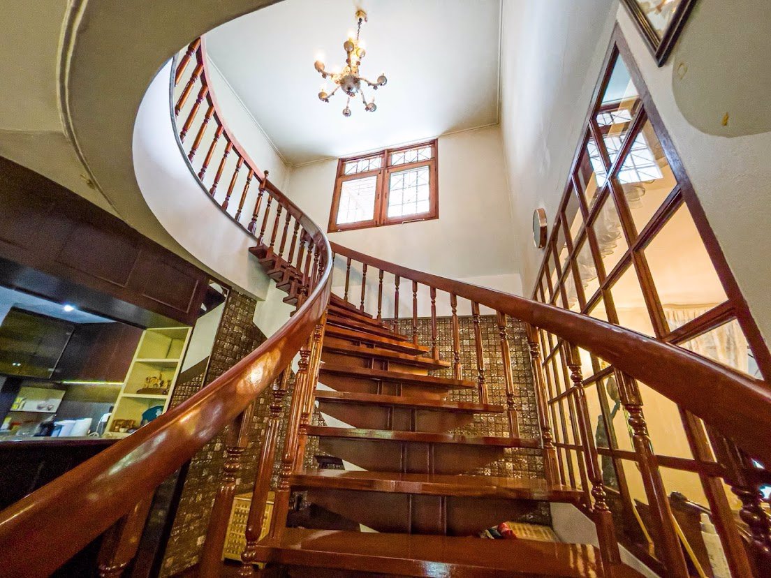 ขายบ้านพร้อมที่ดินทำเลดี-ถนนวิภาวดีรังสิต-เนื้อที่-1-2-43-ไร่-ใกล้สนามบินดอนเมือง