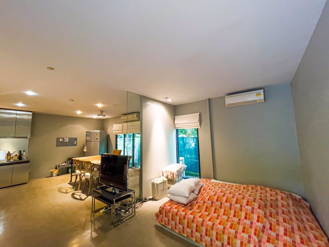 ขายบ้านพร้อมที่ดินทำเลดี-ถนนวิภาวดีรังสิต-เนื้อที่-1-2-43-ไร่-ใกล้สนามบินดอนเมือง