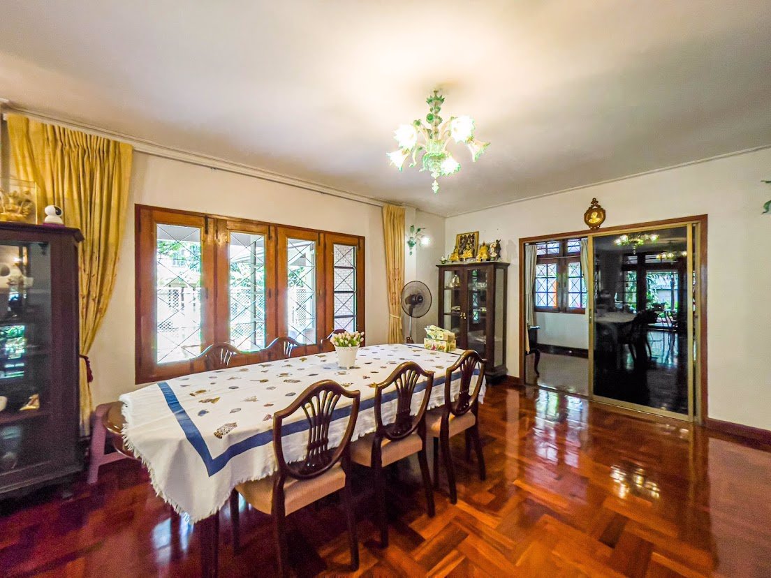 ขายบ้านพร้อมที่ดินทำเลดี-ถนนวิภาวดีรังสิต-เนื้อที่-1-2-43-ไร่-ใกล้สนามบินดอนเมือง