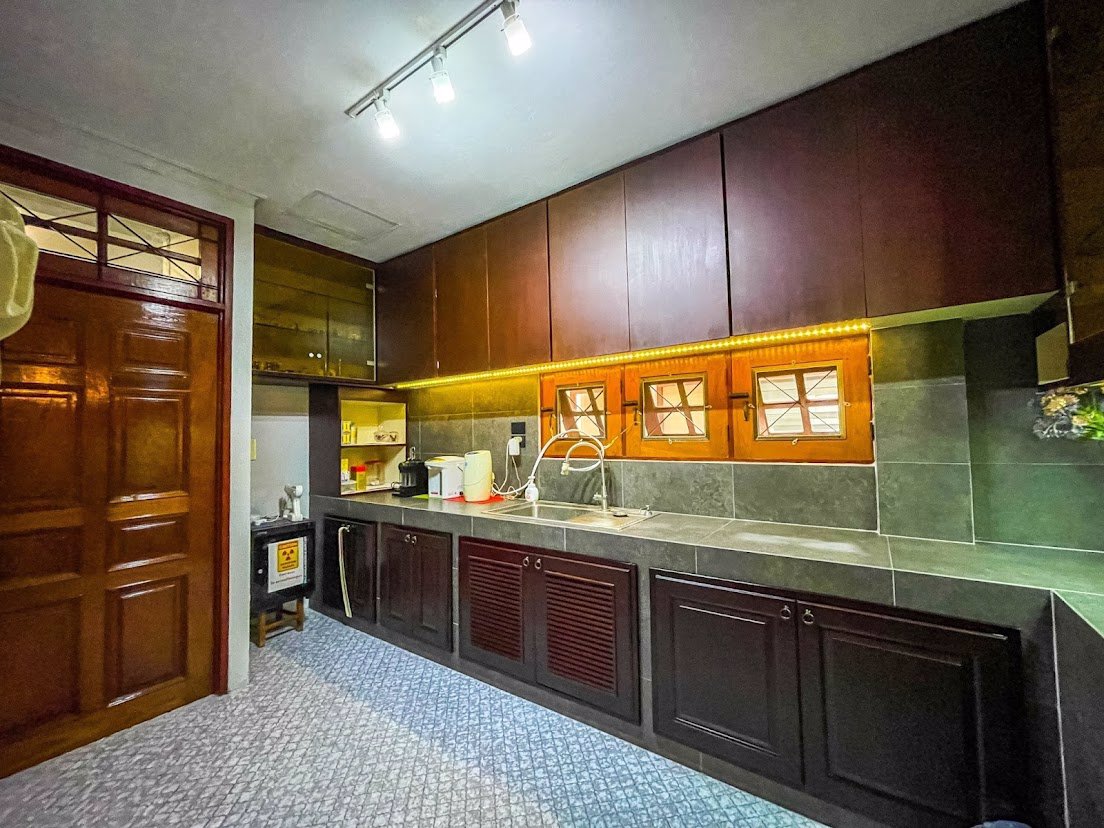 ขายบ้านพร้อมที่ดินทำเลดี-ถนนวิภาวดีรังสิต-เนื้อที่-1-2-43-ไร่-ใกล้สนามบินดอนเมือง