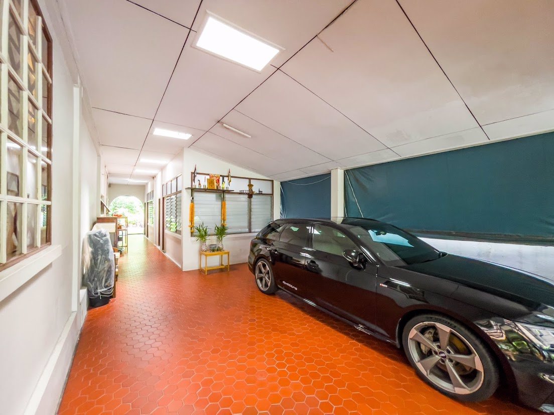 ขายบ้านพร้อมที่ดินทำเลดี-ถนนวิภาวดีรังสิต-เนื้อที่-1-2-43-ไร่-ใกล้สนามบินดอนเมือง