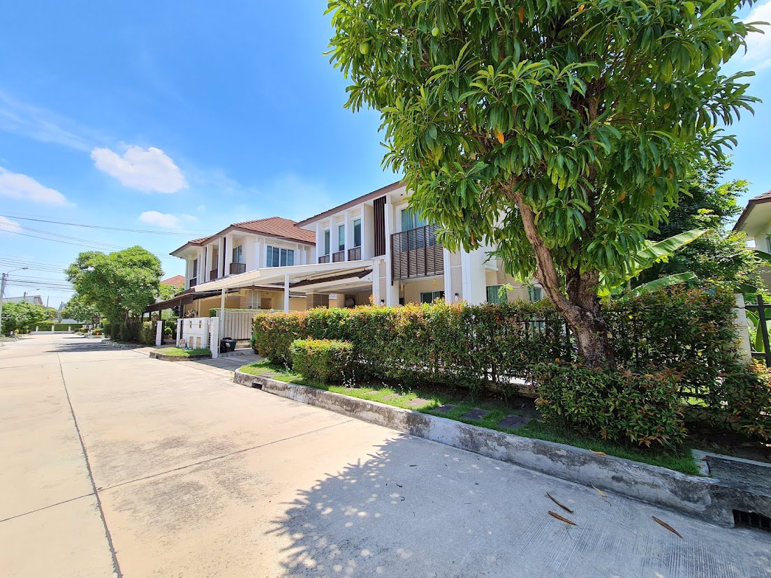 ขายบ้านเดี่ยวเดอะเซนโทรอ่อนนุช-ลาดกระบัง-เนื้อที่-744-ตรว-3นอน-ติดถนนลาดกระบัง-ใกล้มอเตอร์เวย