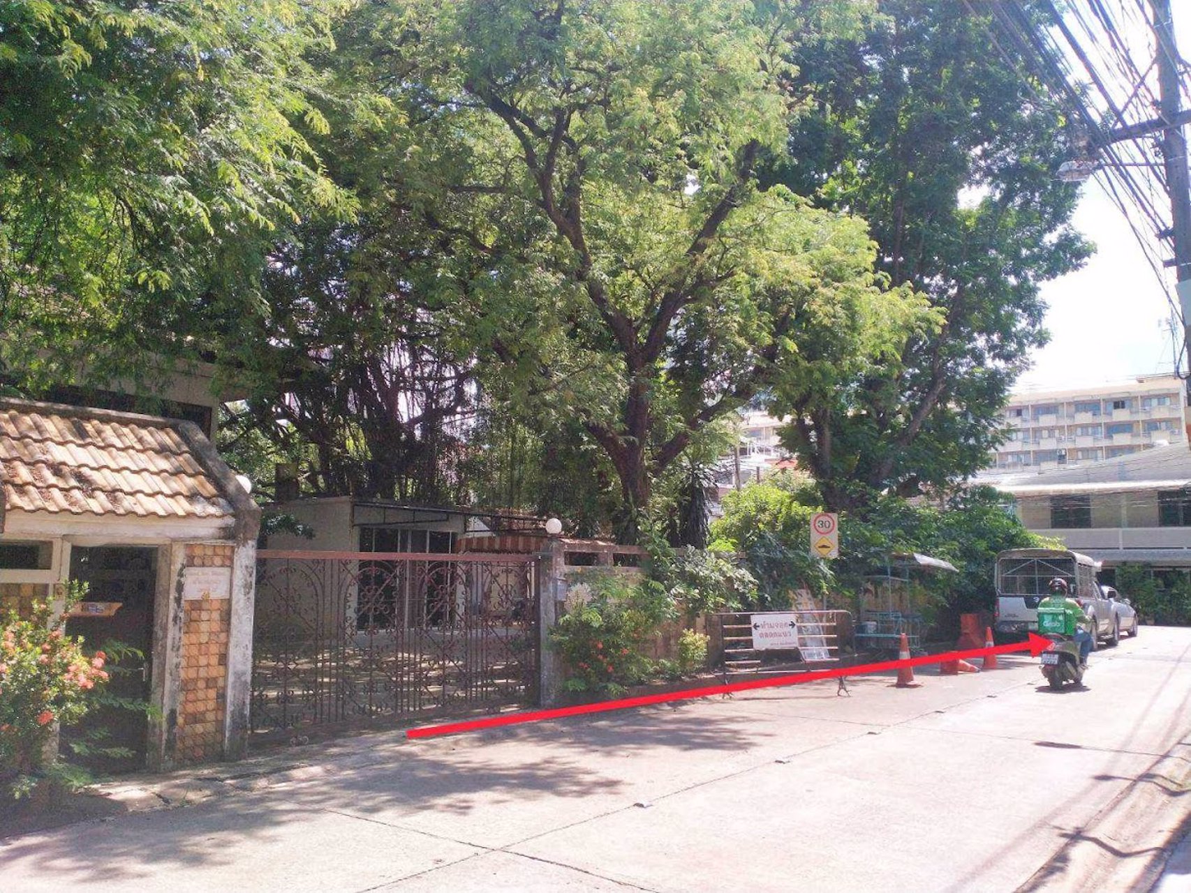 ขายที่ดินถนนรามคำแหง-148-ตรว-ติดถนน-2ด้าน-เขตบางกะปิ-ออกถนนพระราม9ได้-ใกล้ทางด่วน-ใกล้รถไฟฟ้า