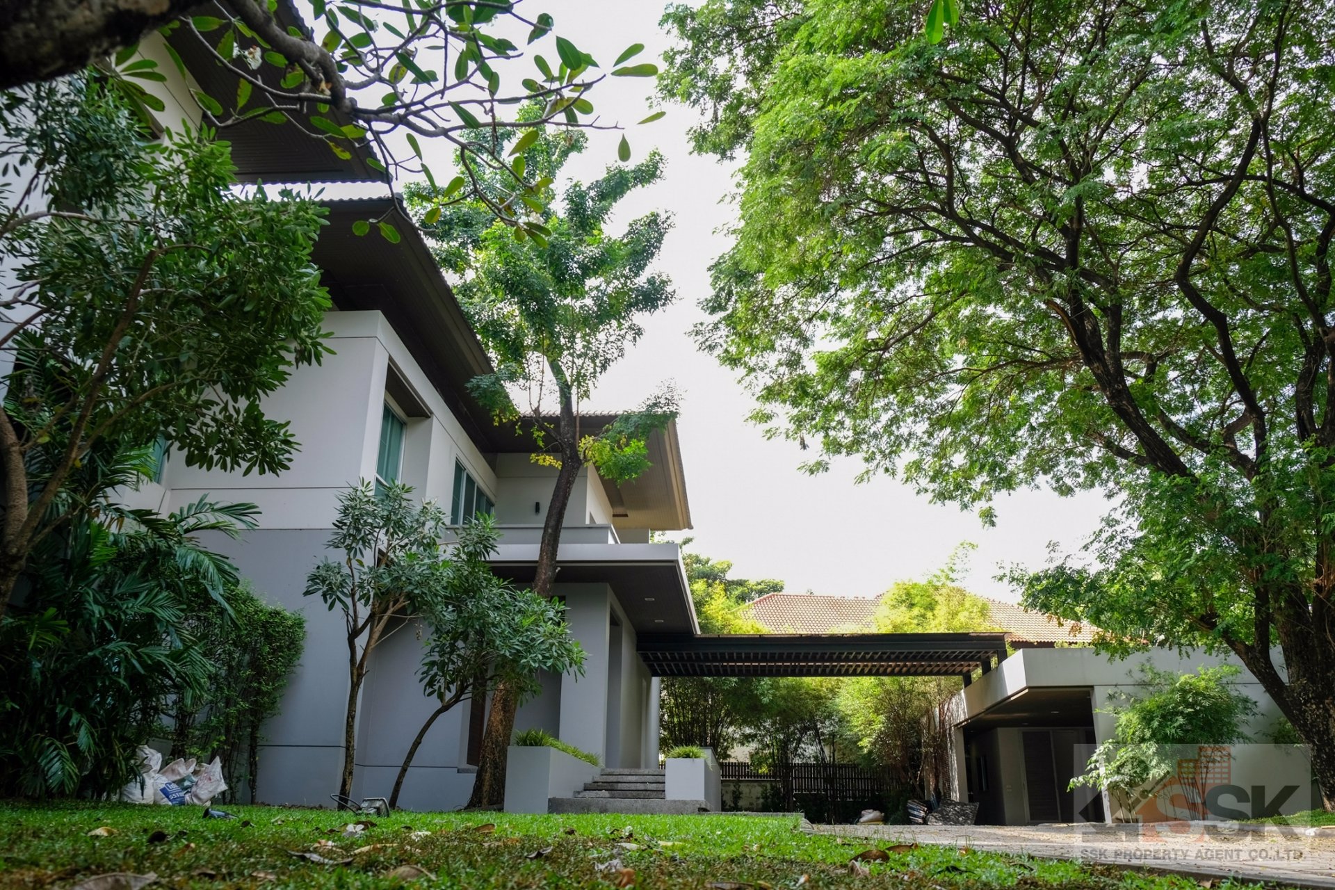 ขายบ้านเดี่ยว2-ชั้น-หลังใหญ่-พื้นที่ใช้สอย-1578-ตรมที่ดินขนาด-1-2-17-ไร่-โครงการนิชาดาปาร์ค